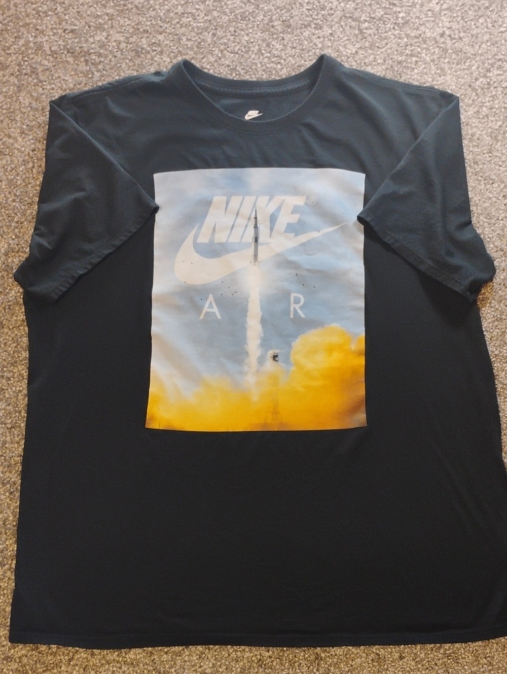 Men's Size XL Nike Black T-Shirt with Blue Sky and Yellow Smoke Graphic